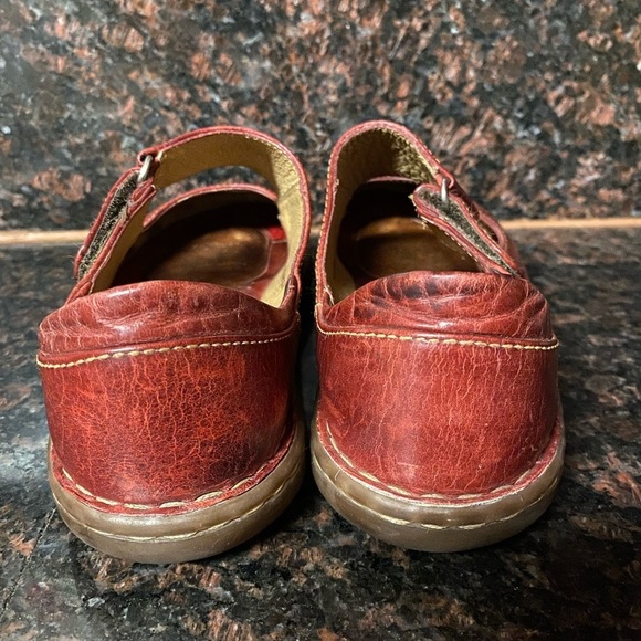 BORN Red Distressed Leather Mary Jane Flats Shoes 9.5 - Picture 5 of 10